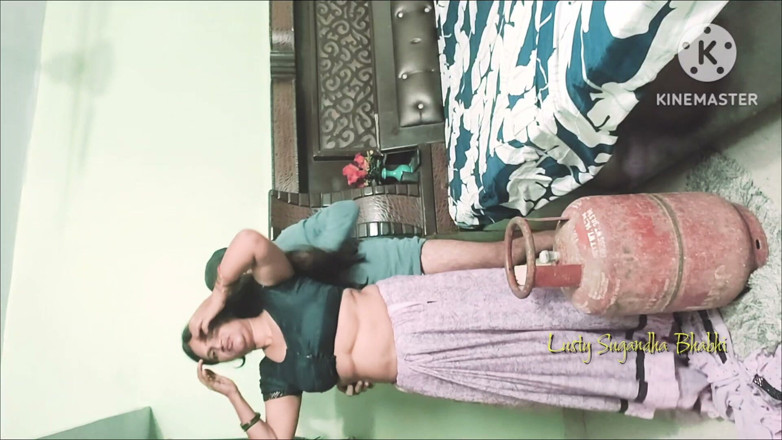 Lustykajolbhabhi: Cylinder Delivery Wale Bhaiya