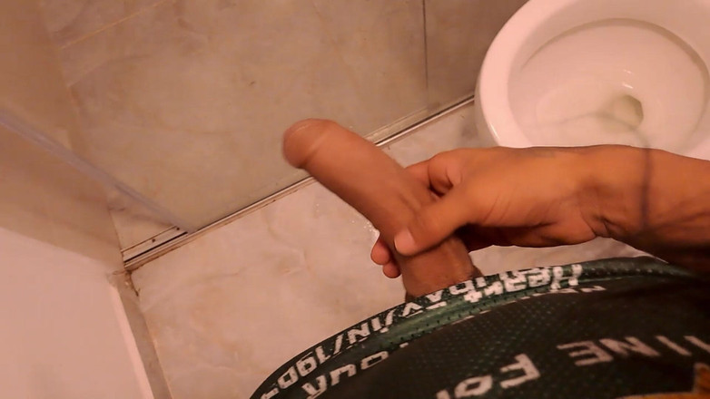 Valera Toro: (valeria Toro) Je modèle ma grosse bite jusqu’à ce que...