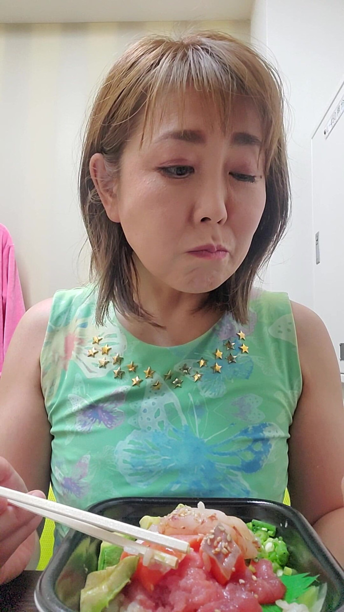 Mayumi Kanzaki: Lunchtime