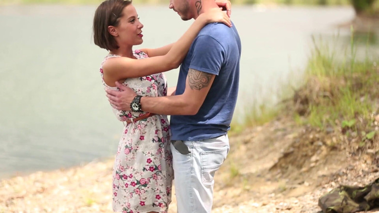Desire Media: Anabelle &amp; Adam Black - seks in de buitenlucht met Anabelle
