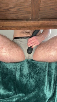 Azgın ve dikkati dağılmış düzenleme pornosu var ve boşalmak zorunda kaldı!