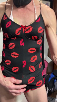 Cdmichelle draagt een witte en roze bikini