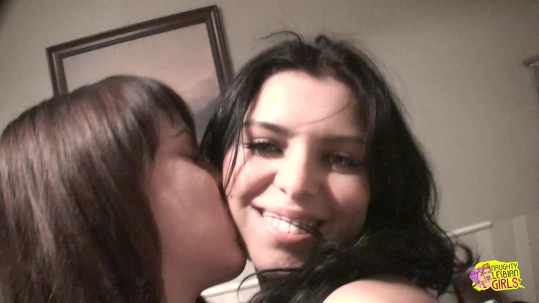 Naughty Lesbian Girls: Absolutně úžasná lesbička dosáhla orgasmu a měla by poděkovat své super...