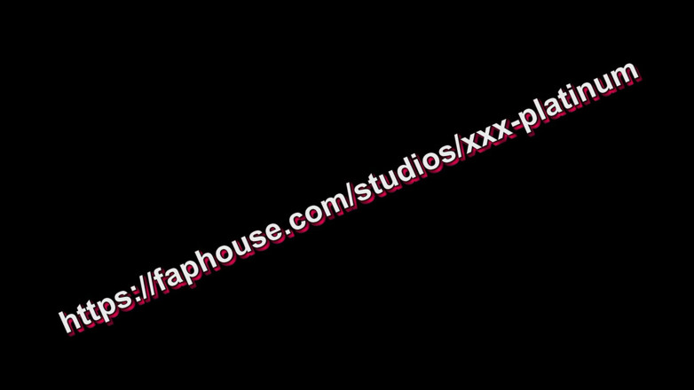 XXX-Platinum: Tante seksi ini lagi asik muasin memeknya pakai vibrator sampai...