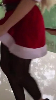 Muhteşem sarışın, Noel hediyesi, penisin üstüne vajina