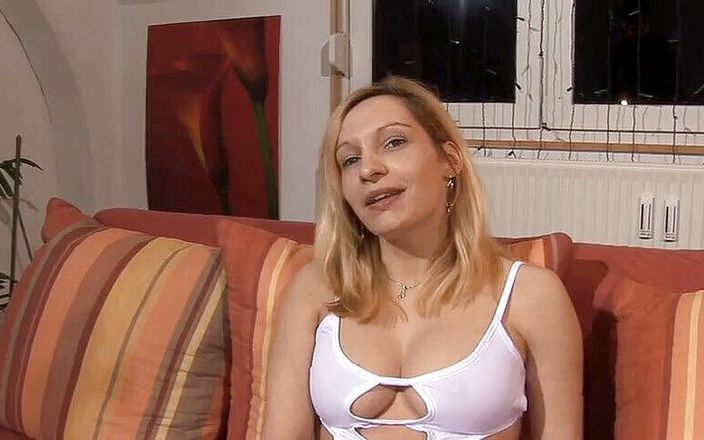 Lesbian Stories: Lesbian cantik dewasa lagi muasin temannya secara lisan