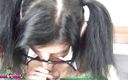 Laila Banx: Означає! Маленьку сучку-ботанік експлуатують у відео від першої особи