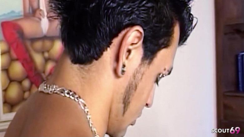 Shemale TS Collection: Сексуальная юная блондинка транс Thays получает свой первый анальный трах с большим хуем