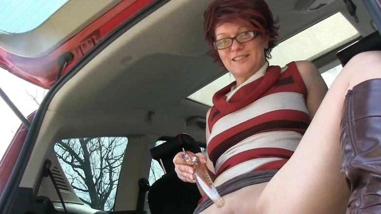 Popp Sylvie: Na zewnątrz przy ulicy - oto Popp Sylvie