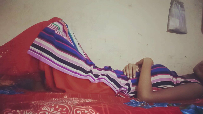 Truefuker: Tina Bhabhi sugade sina bröst och sugade också kuk