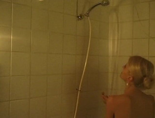 Flash Model Amateurs: Blonde with small tits masturbates while taking a shower