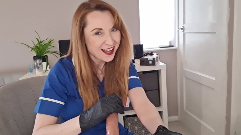 Lily kink: Enfermeira Em Teste Clínico Degradação Com Punheta Dura E Punição