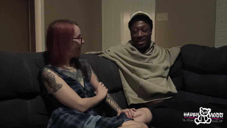 Haven Moss: リトルホワイト妻ヘブンが完璧な男の子のおもちゃをしゃぶって乗る(カイコブラの大きな黒いチンポ)