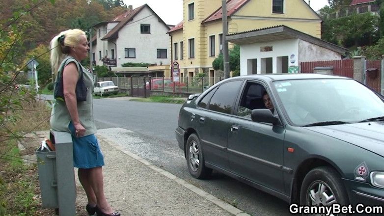 Granny Sluts: Raunchy rural granny creamed