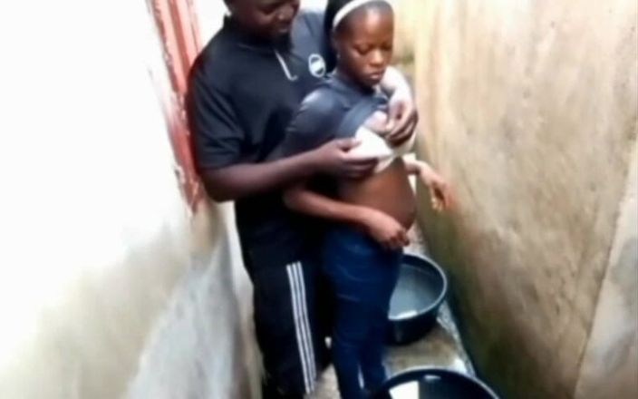 Viporn sex bais: African Auntie Desi