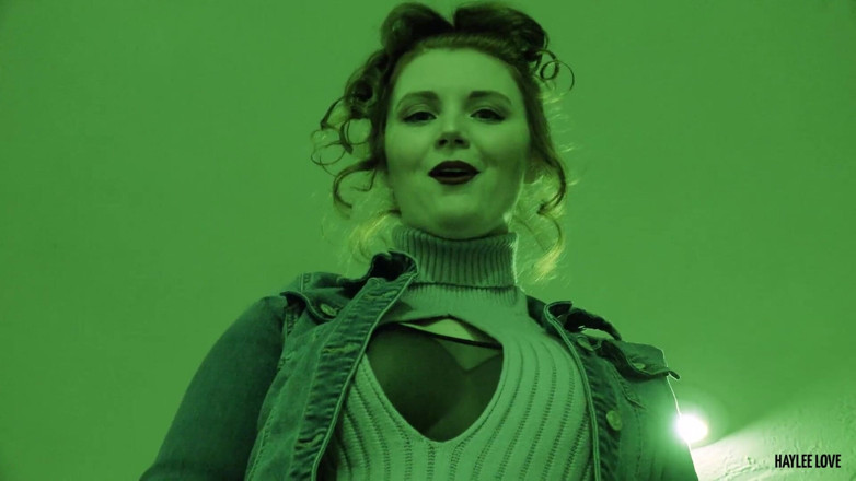 Haylee Love: Poison ivy rende Robin il suo schiavo parte 4