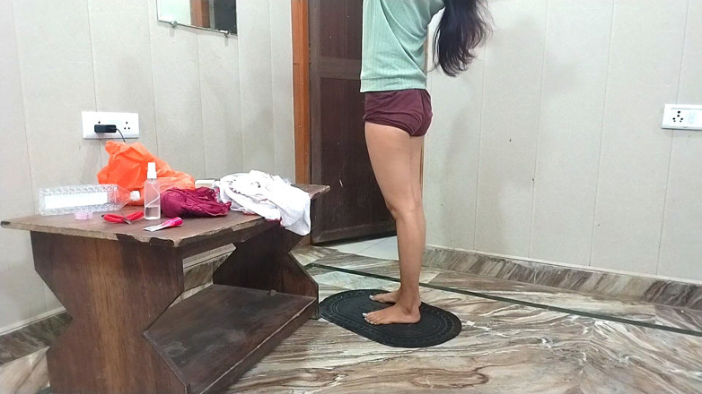 AKXpro: Il fratellastro mi ha visto fare il bagno nudo, visto...