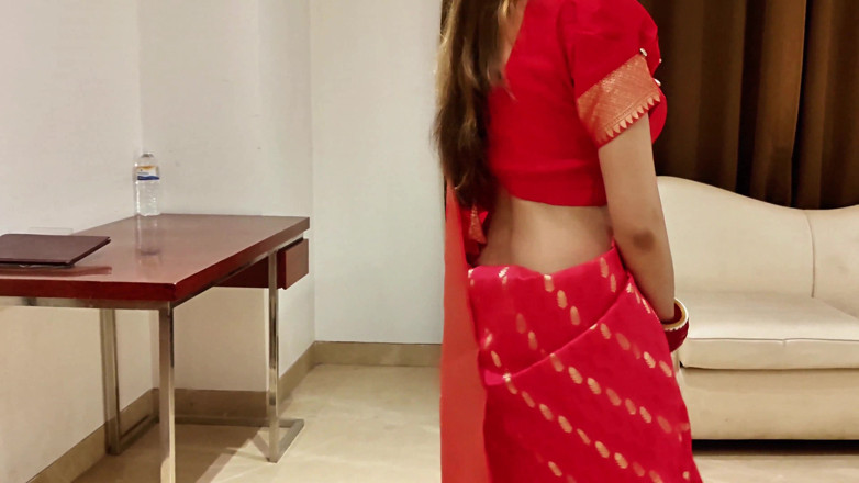 Sassysonia: India recién casada no puede controlar sus emociones y lo...