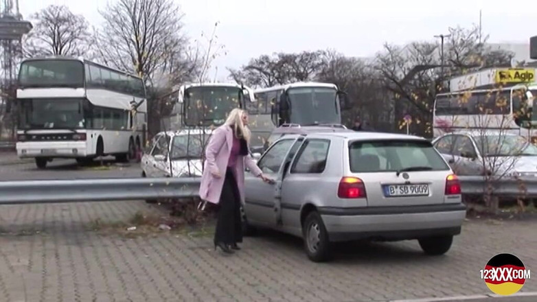 German amateur - 100% German hardcore videos: Блондинка-красотка с большими сиськами никогда не ожидала скачки, как эта