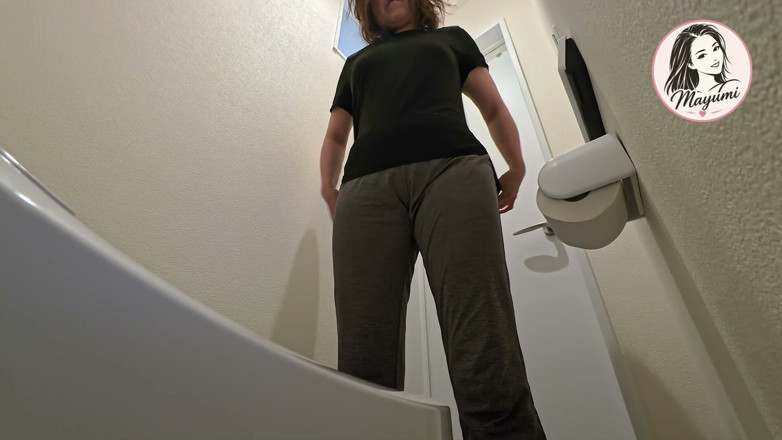 Mayumi Kanzaki: Three Times of Peeing