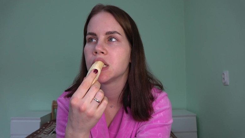 Anna Sky: Sexy Zrzka Anna Kouří a Dostane Výstřik