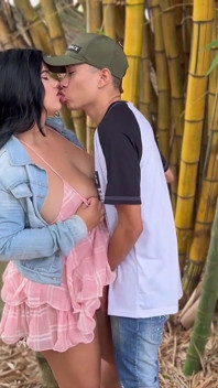 Twink Couple Have Sex on Their First Date in the Public Park