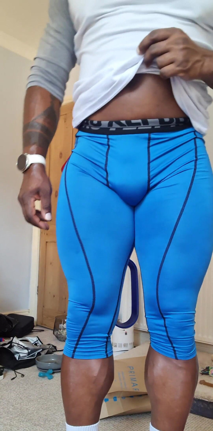 Amadeus: O dia das pernas significa pernas muito apertadas.