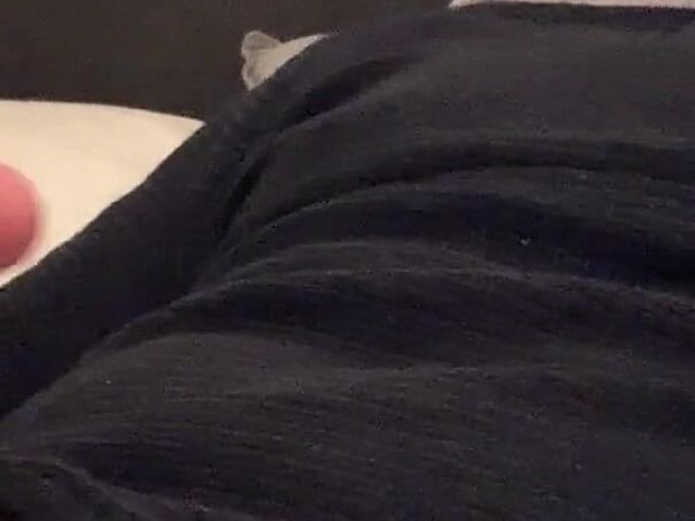 Jerking off and Cumming on My Bed, in My Khaki Jeans (Tjenner)
