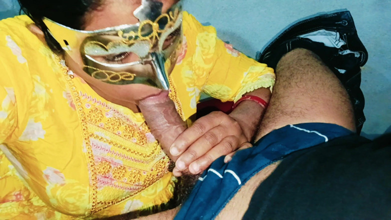 Sexy_girl_nehu: Geile Neha Bhabhi zuigt non-stop grote lul voor cumshot in...