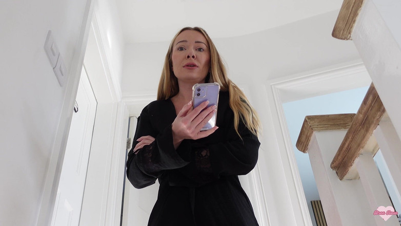 Brea Rose: 继子的朋友借给色情明星熟女一把