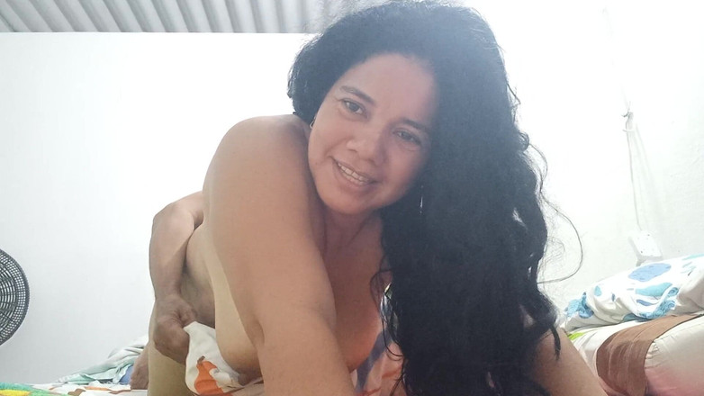 Valkyrieandluigy: Meine freundin ist eine devote schlampenprinzessin, sie liebt große schwänze...