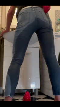 High Heels and Play with Pee