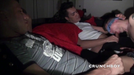 Crunch Boy: 2명의 상급 갱스터에게 따먹히는 Briana