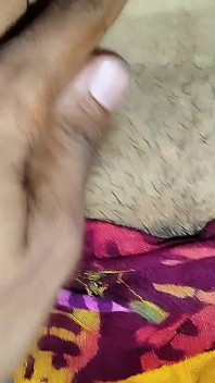 Awek desi kampung menikmati seks di katil