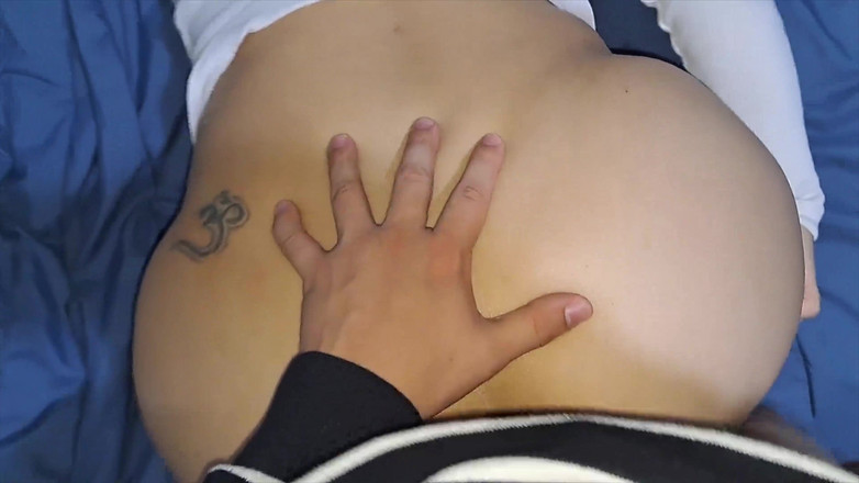 CoupleOfHotSins: 그는 큰 시어머니를 놀라게 하고 그렇다고 대답한다