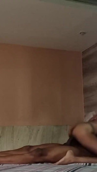 Amateur-videojunge fickt dünne verheiratete frau