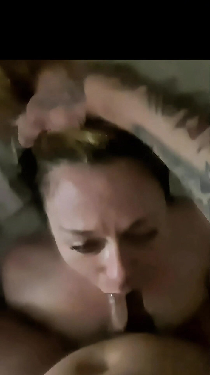 Crystal: 그녀의 보지를 빨아