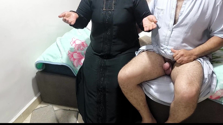 Arabic Bbw: 새엄마를 친구와 따먹어