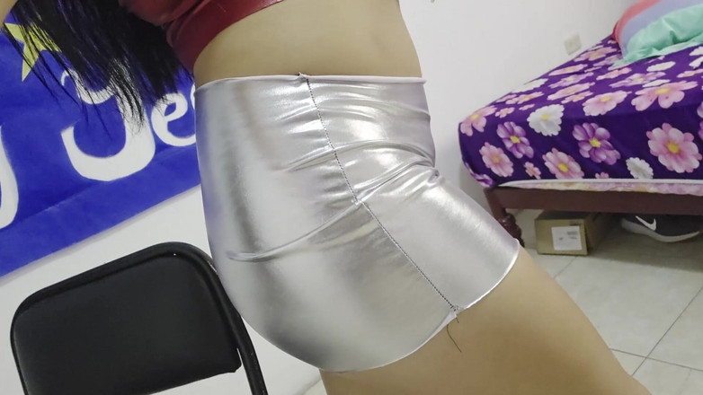 InsaciableX: Жаждущая Внимания Латиноамериканская MILF Не Может Перестать Играть Со Своими Большими Природными Достоинствами - Интенсивные Сольные Фантазии.