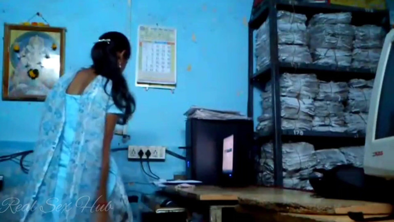 Real sex hub: Indian Stepdad Fucked Her Stepdaughter in His Office Room