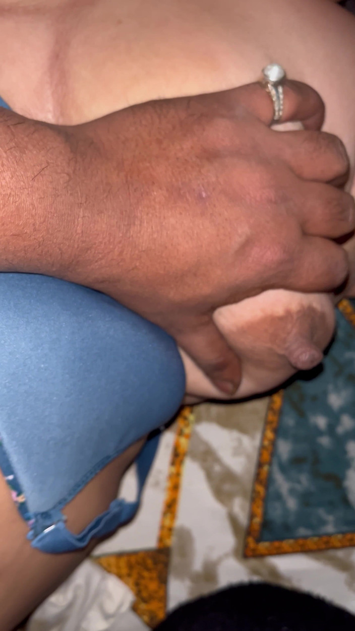 Catchybusty: Lăptoasă și suculentă vrea să mănânce