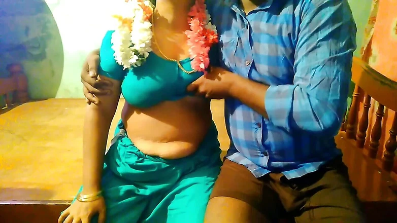 Priyanka314: Tamil Jasmine Flower Stepaunty Pressing Big Boobs