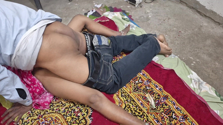 DesiBurChudai: Une femme mariée indienne sexy se fait baiser pendant la...