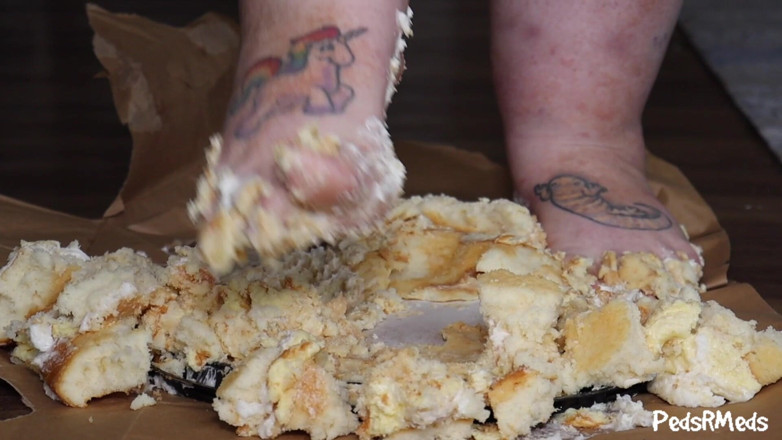 PedsRMeds: Ruby Sinclaire Cake Smash