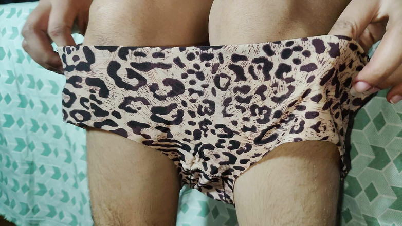 KavitaBhabhi: Indická Bhabhi Bebo je poprvé, Suhaagraat se svým manželem