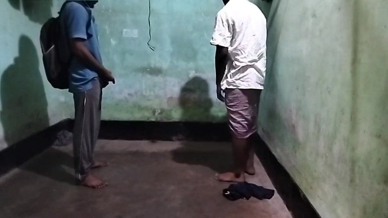 Desi Tits: Bangladeşli twink oğlan ilk kez seks dedesi
