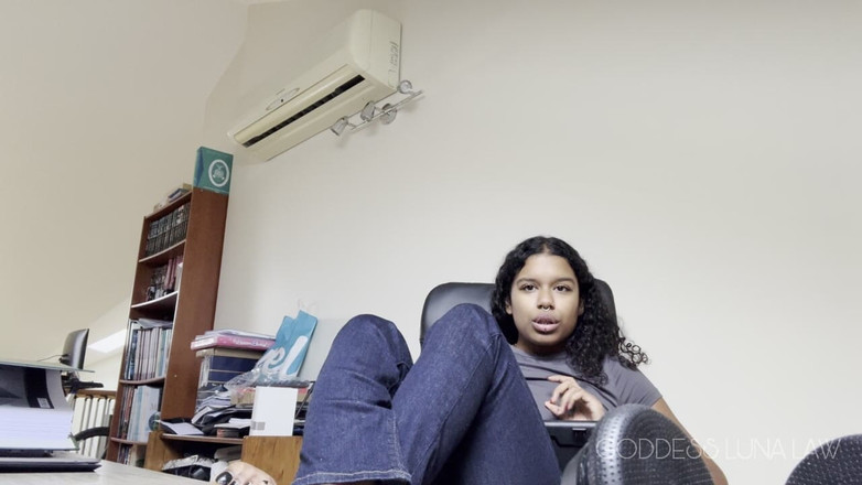 Goddess Luna Law: Acum ești curva mea de la birou cu vedere la...