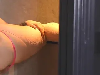 Paige Turnah: Follow Me Into the Bathroom and Watch Me Get Myself...