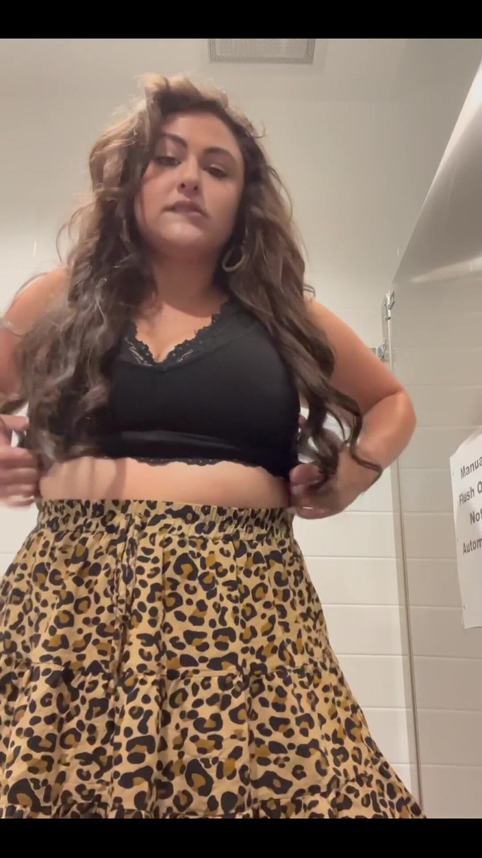 Josie Jaxxon: Plugging My Ass at Work