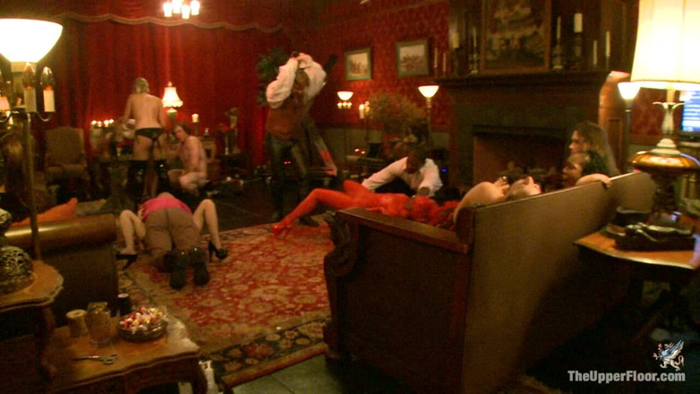 The Upper Floor by Kink: Día de San Valentín